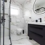 2 Bedroom Gorgeous In Διαμέρισμα