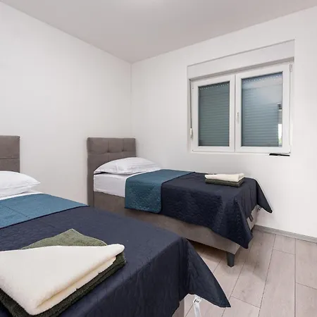 Apartament Cozy In With Outdoor Swimming Pool *