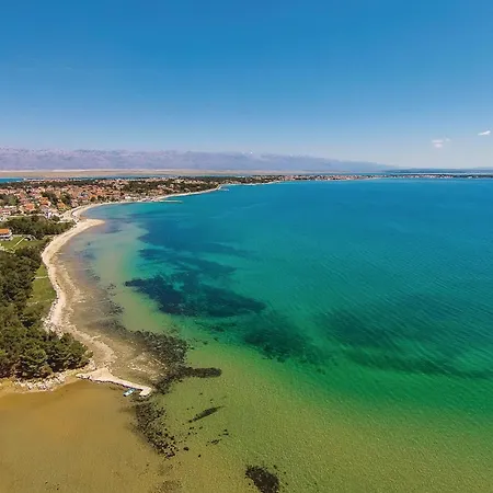 2 Bedroom Gorgeous In Apartment *