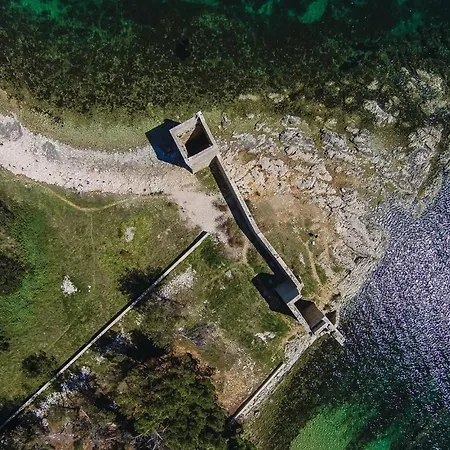 2 Bedroom Gorgeous In *