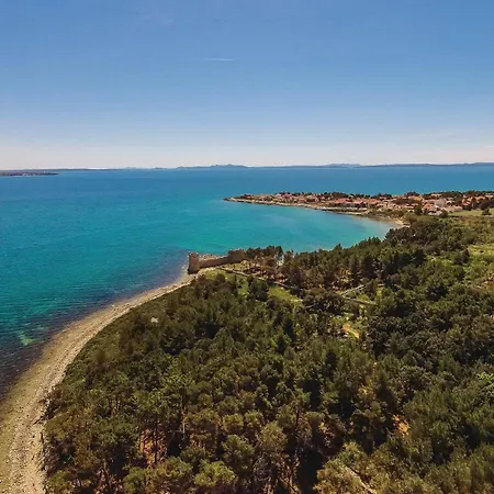 2 Bedroom Gorgeous In * Vir