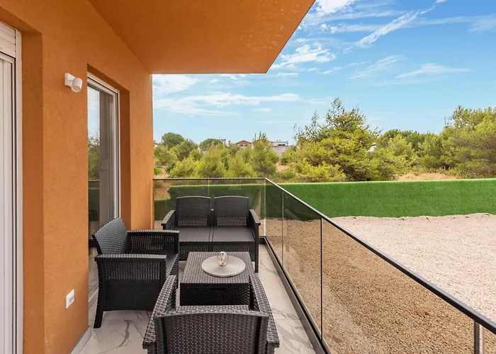 2 Bedroom Gorgeous In Апартаменты *