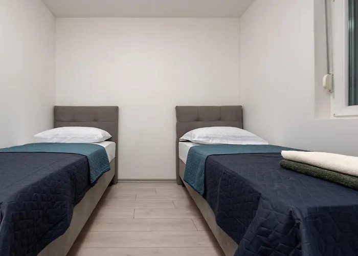 2 Bedroom Gorgeous In Апартаменты
