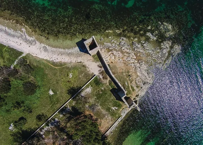 2 Bedroom Gorgeous In *